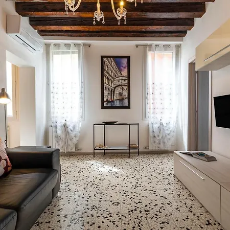 Ponte Squero Flat M0270423226 Apartman Velence